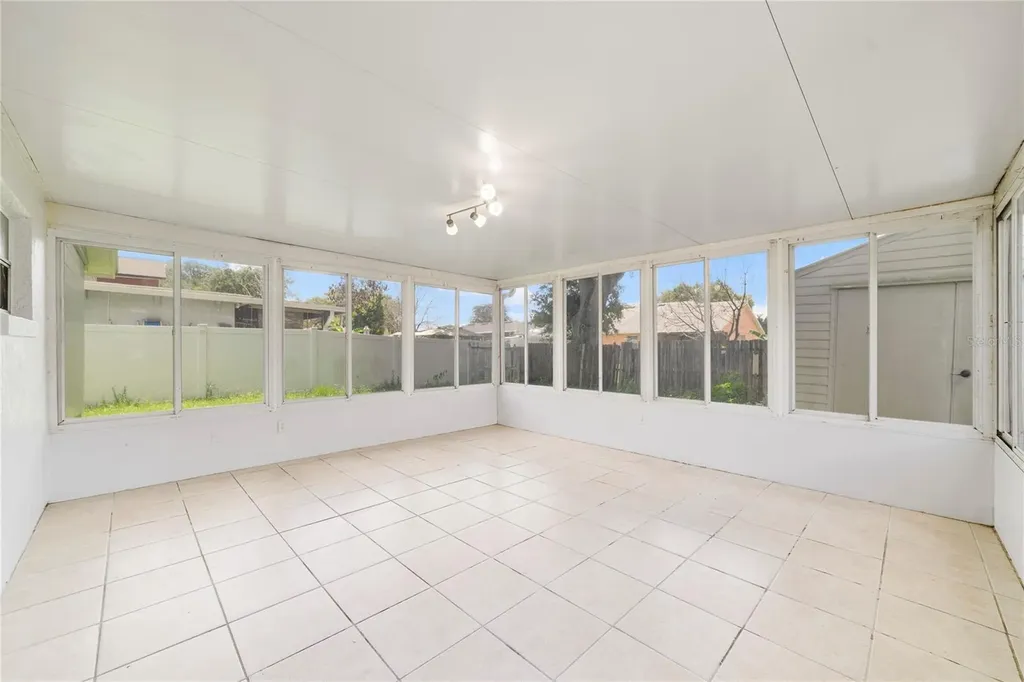 9752 Piney Point Circle Orlando FL 32825