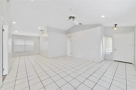9752 Piney Point Circle Orlando FL 32825
