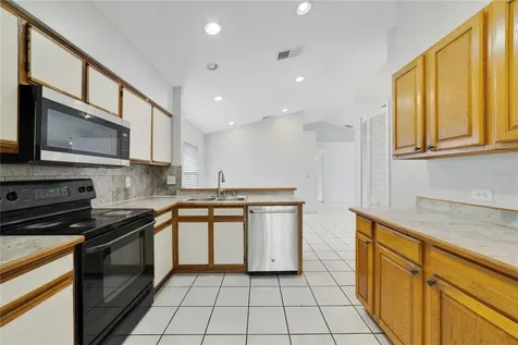 9752 Piney Point Circle Orlando FL 32825