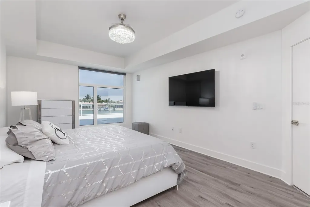 415 Island Way Clearwater Beach FL 33767