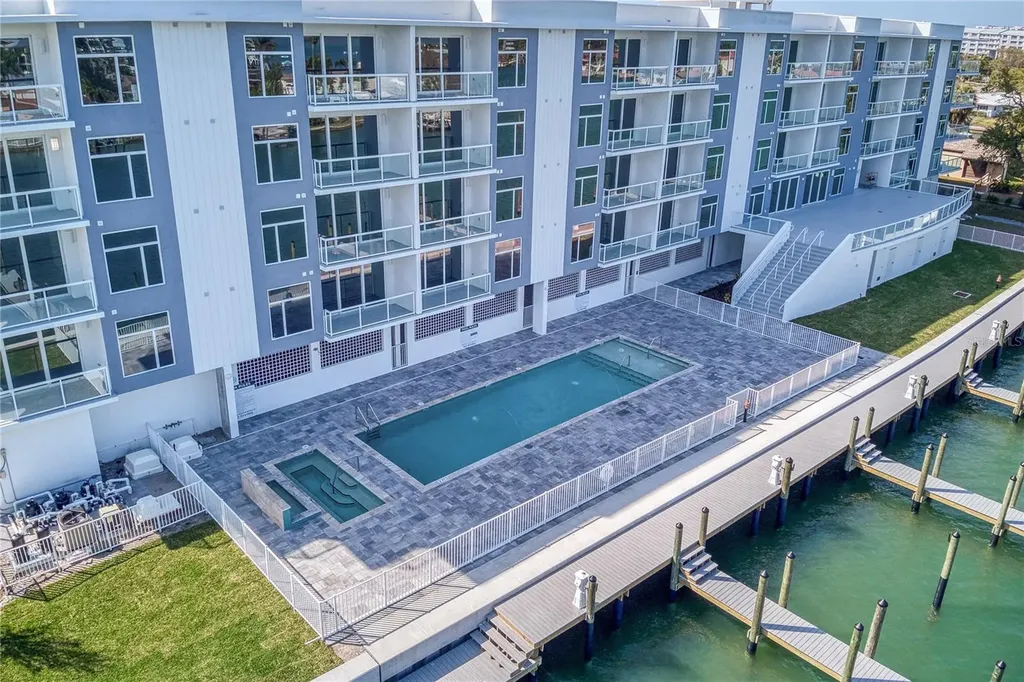 415 Island Way Clearwater Beach FL 33767
