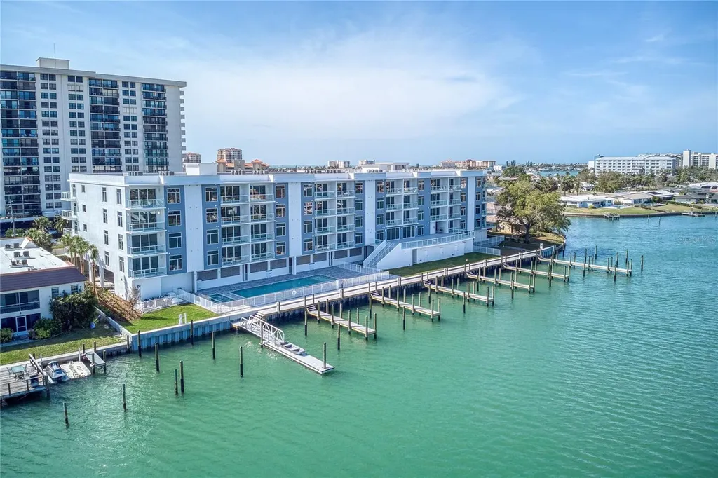 415 Island Way Clearwater Beach FL 33767