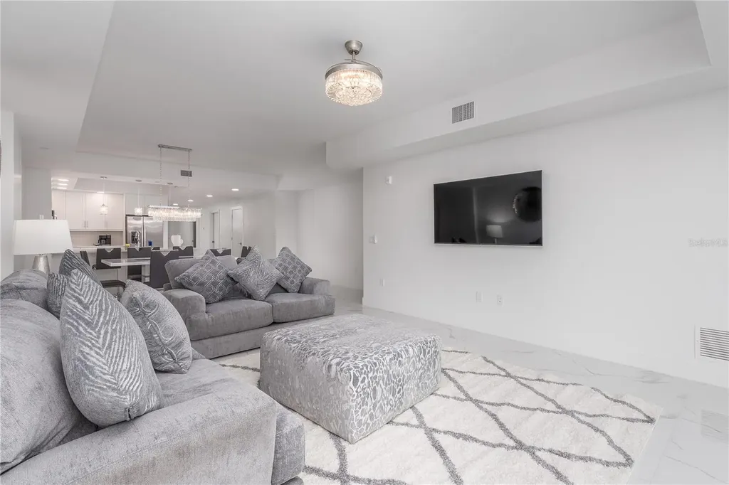 415 Island Way Clearwater Beach FL 33767