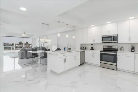 415 Island Way Clearwater Beach FL 33767