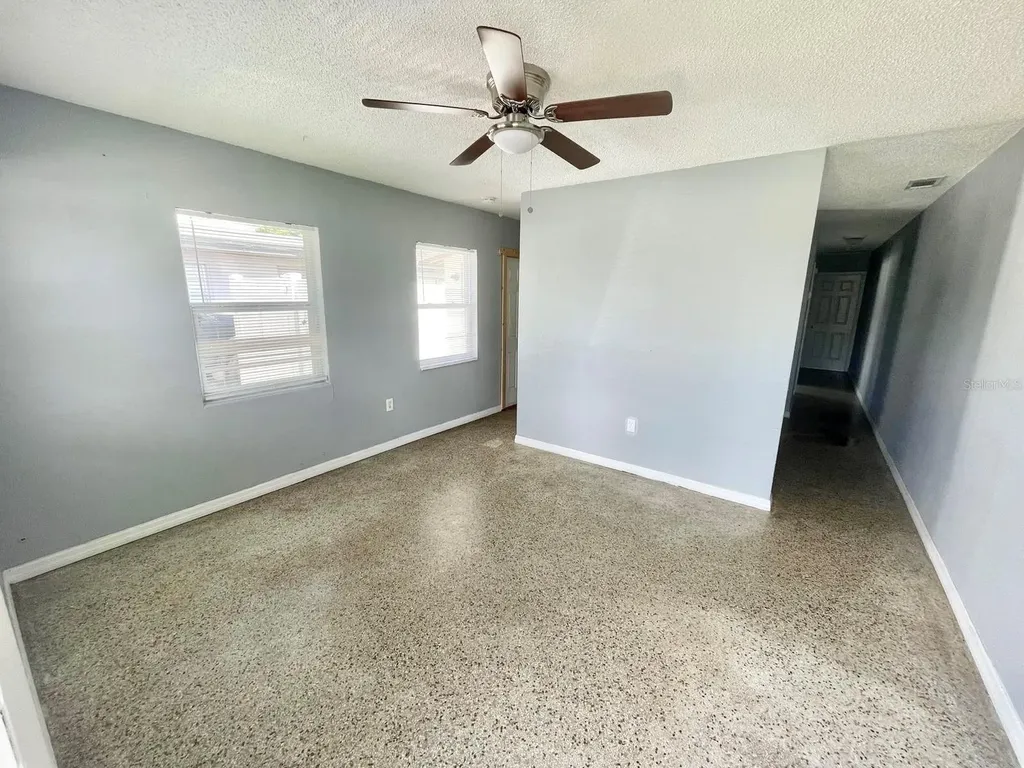 4615 Edgewater Drive Orlando FL 32804