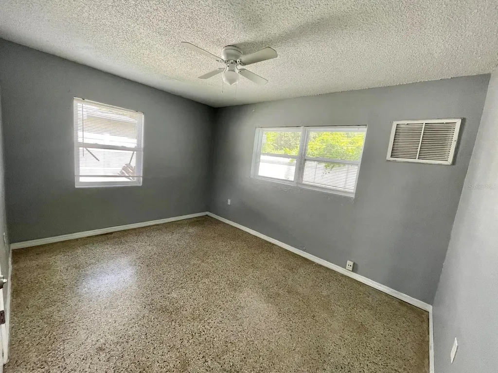 4615 Edgewater Drive Orlando FL 32804