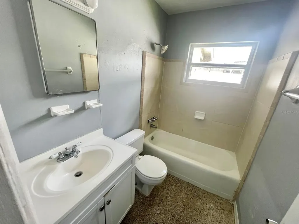 4615 Edgewater Drive Orlando FL 32804