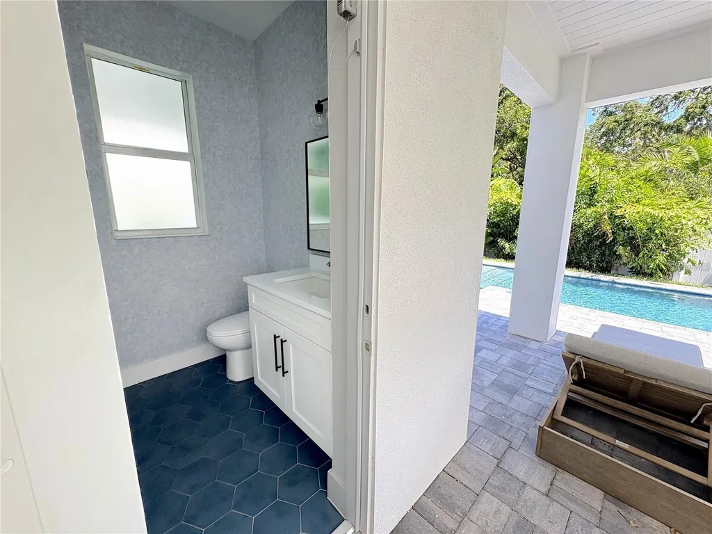 1647 Siesta Drive Sarasota FL 34239