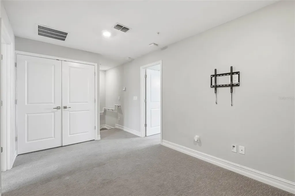 4941 W Price Avenue Tampa FL 33611