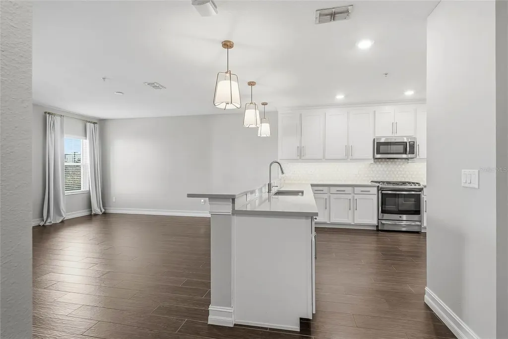 4941 W Price Avenue Tampa FL 33611