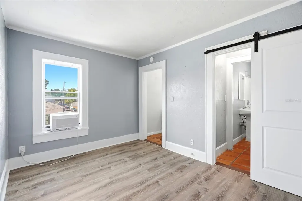 725 8th Street N St Petersburg FL 33701