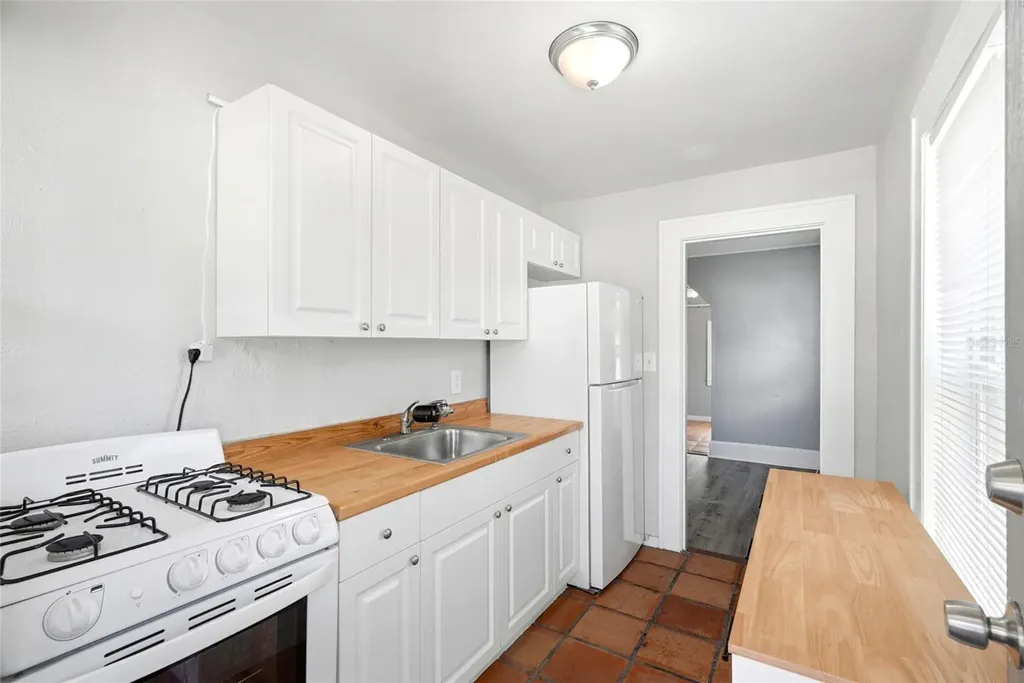 725 8th Street N St Petersburg FL 33701
