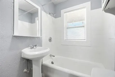 725 8th Street N St Petersburg FL 33701
