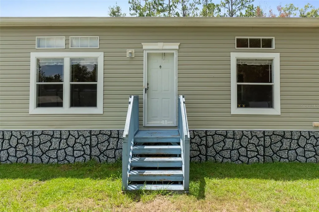 18303 SW 27th Street Dunnellon FL 34432