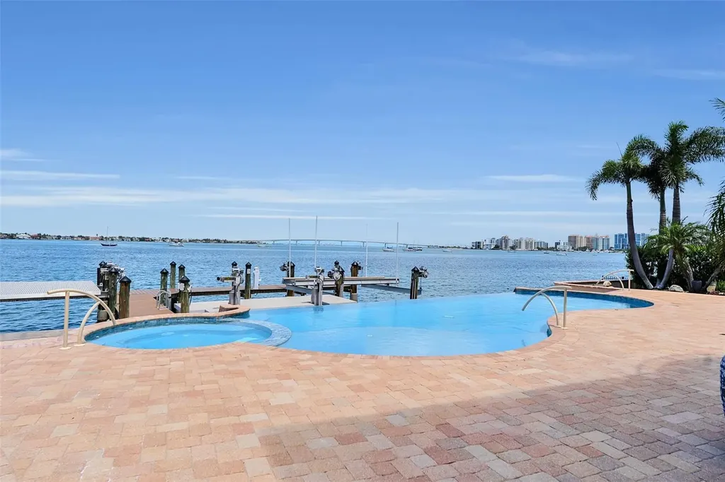 1372 Harbor Drive Sarasota FL 34239