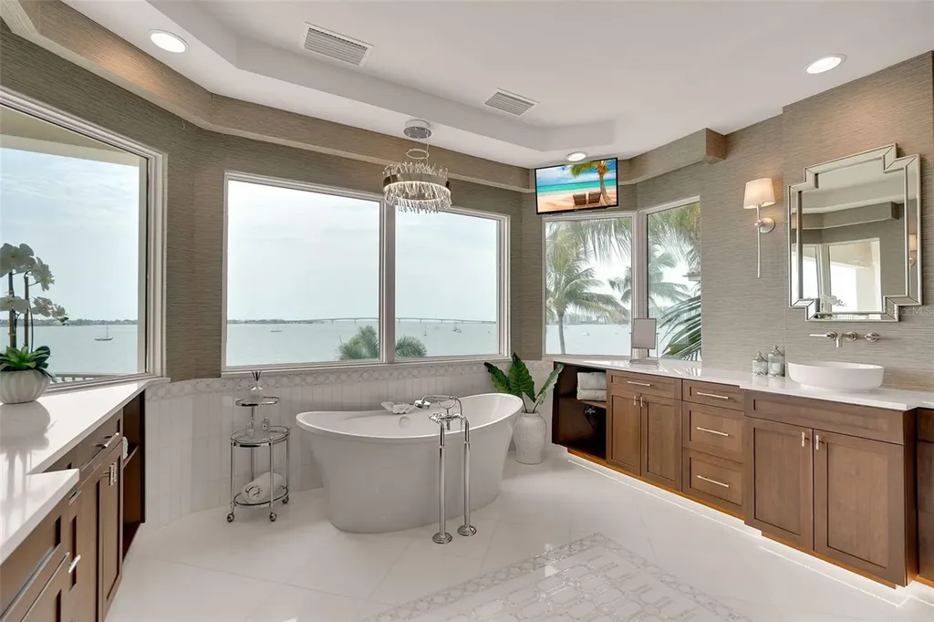 1372 Harbor Drive Sarasota FL 34239