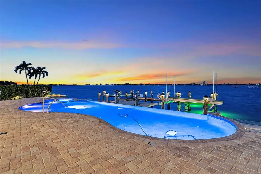 1372 Harbor Drive Sarasota FL 34239