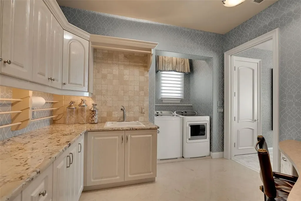 1372 Harbor Drive Sarasota FL 34239