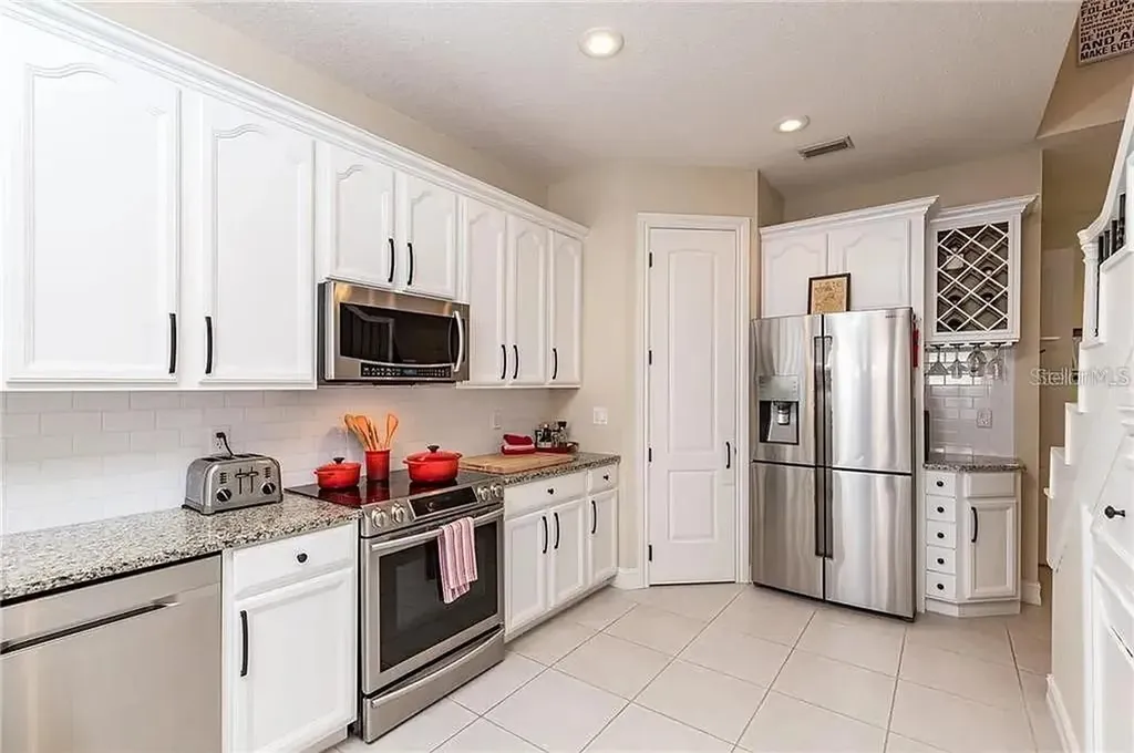 10432 La Mirage Court Tampa FL 33615