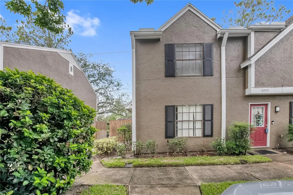 16547 Lake Brigadoon Circle Tampa FL 33618