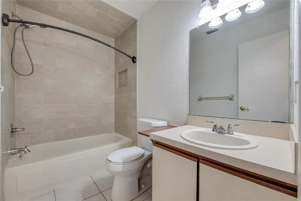16547 Lake Brigadoon Circle Tampa FL 33618