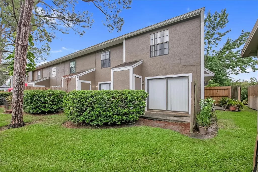 16547 Lake Brigadoon Circle Tampa FL 33618