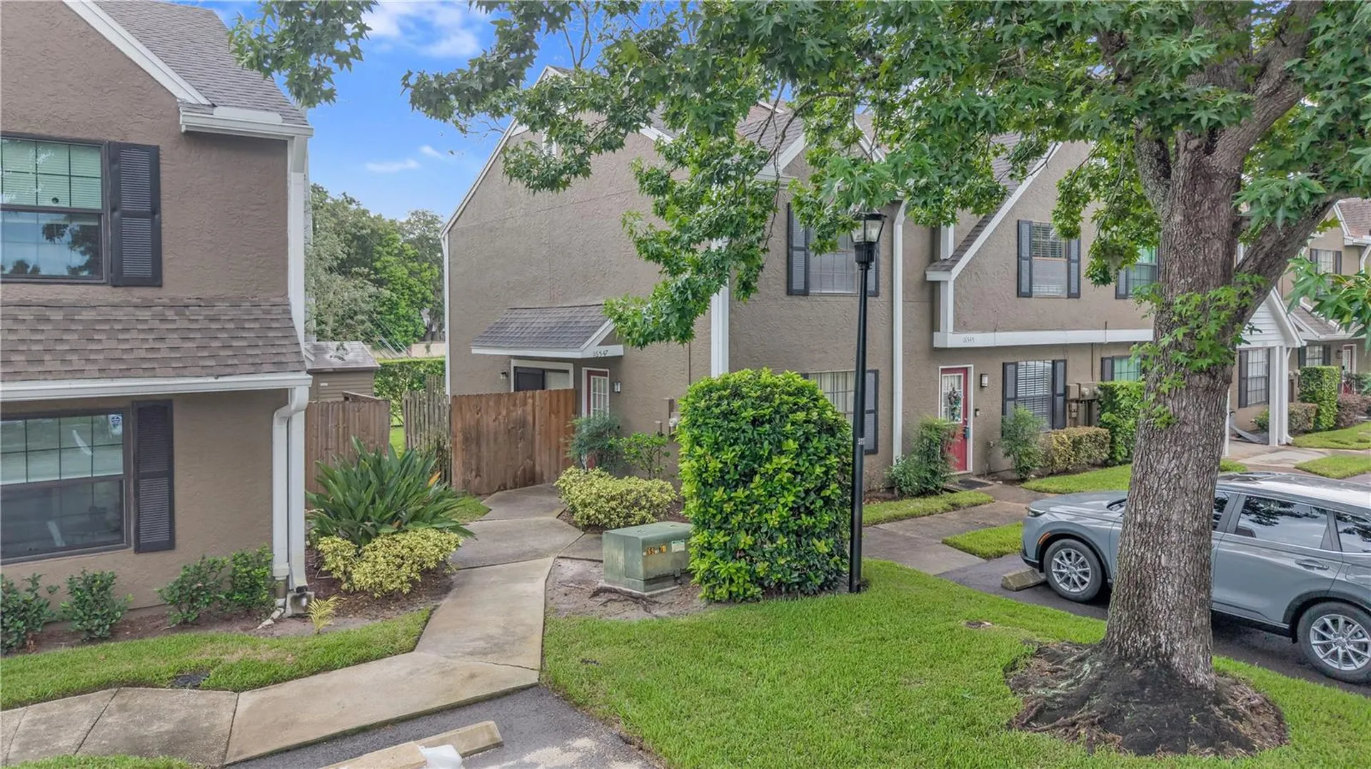 16547 Lake Brigadoon Circle Tampa FL 33618