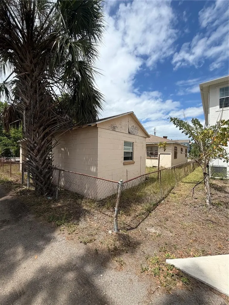 2342 W Chestnut Street Tampa FL 33607