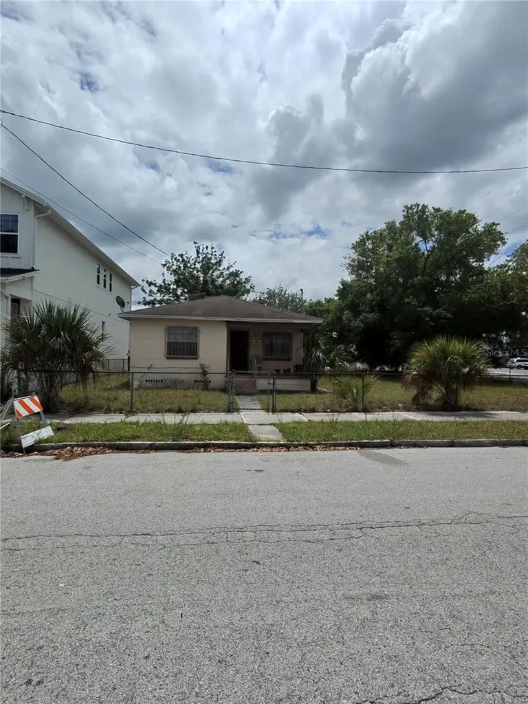 2342 W Chestnut Street Tampa FL 33607