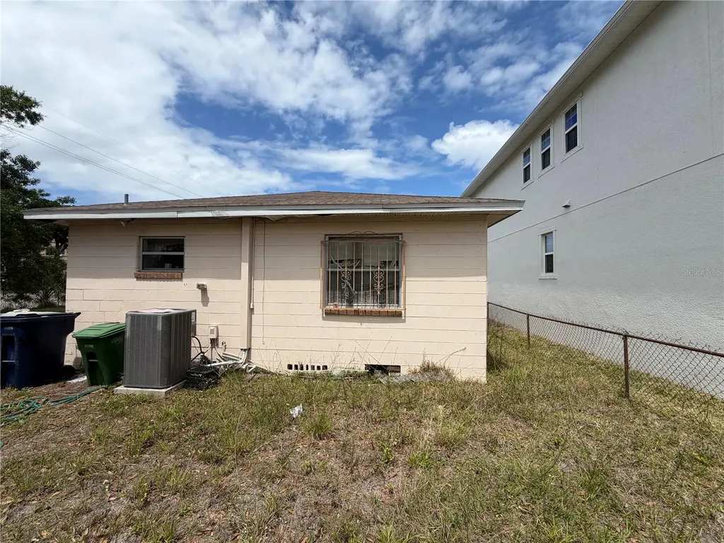 2342 W Chestnut Street Tampa FL 33607