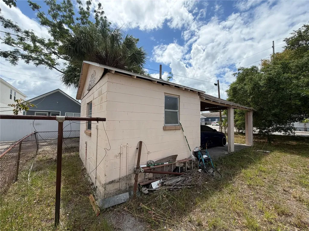 2342 W Chestnut Street Tampa FL 33607