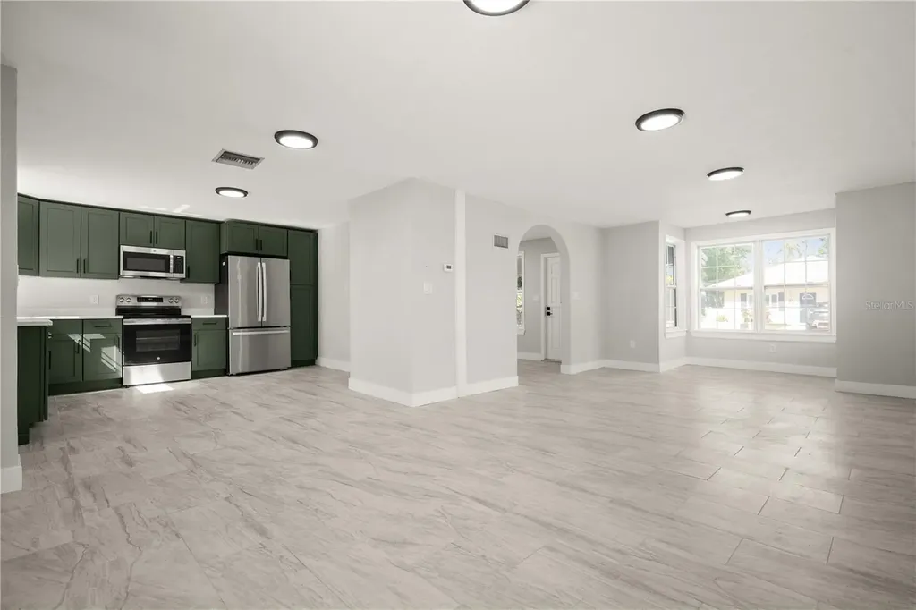 309 Bath Street Tarpon Springs FL 34689