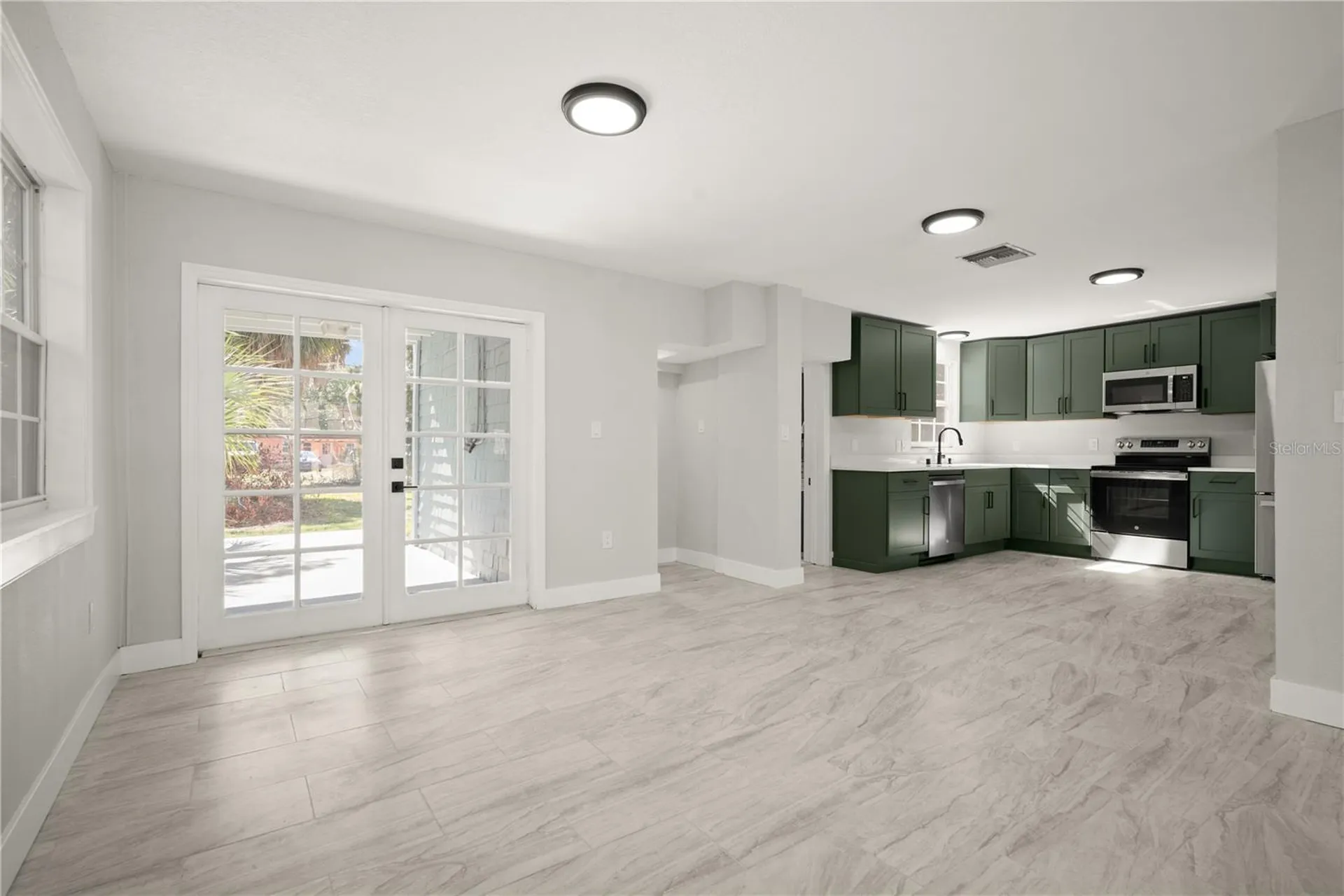 309 Bath Street Tarpon Springs FL 34689