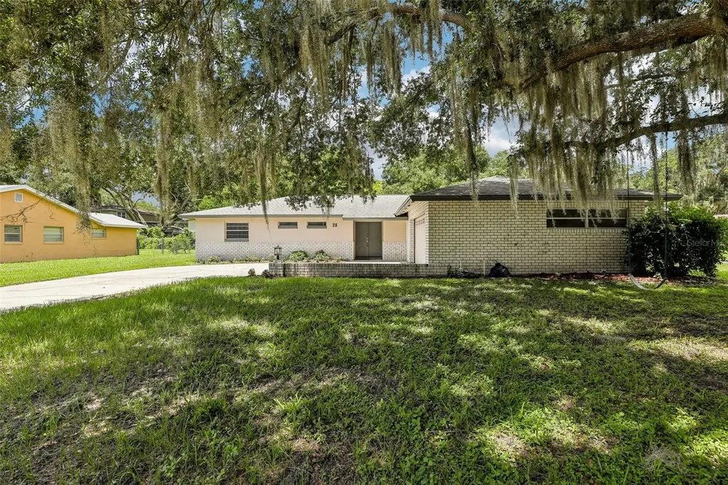 28 Linda Lane Kissimmee FL 34744