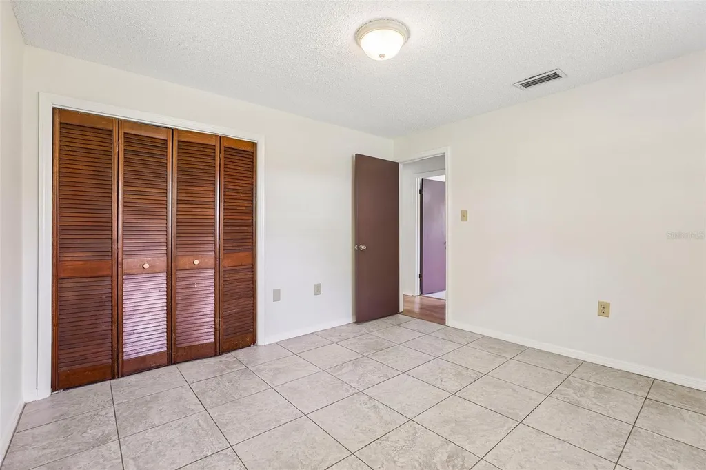 28 Linda Lane Kissimmee FL 34744