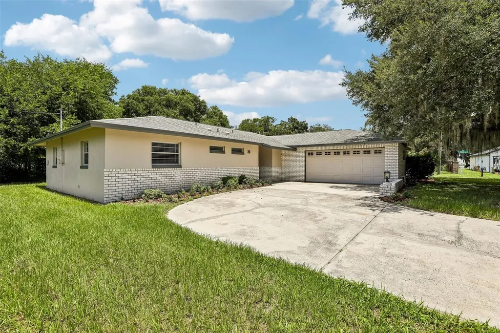 28 Linda Lane Kissimmee FL 34744