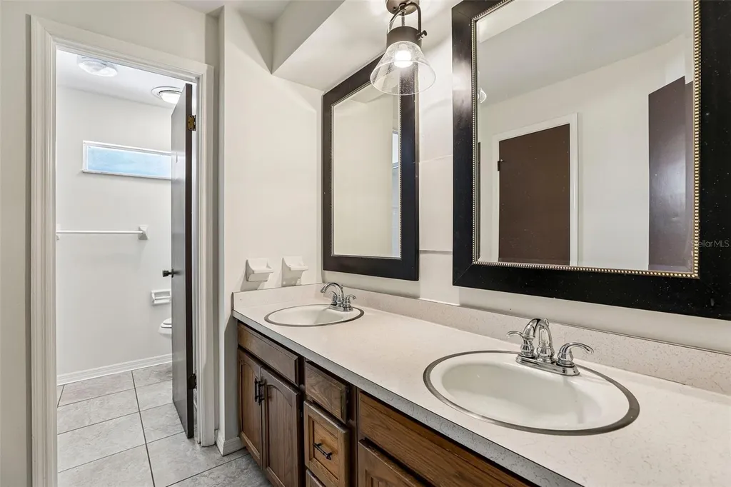 28 Linda Lane Kissimmee FL 34744