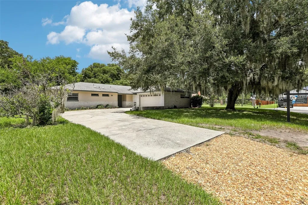 28 Linda Lane Kissimmee FL 34744