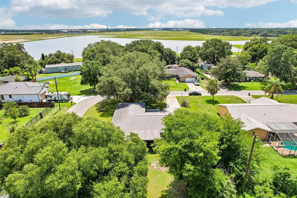 28 Linda Lane Kissimmee FL 34744