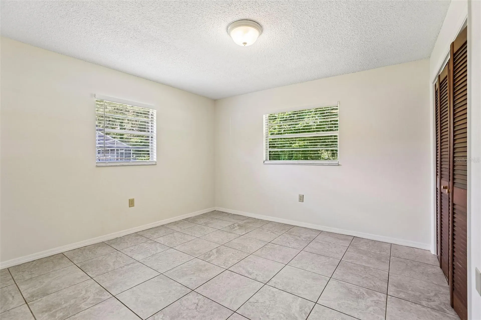 28 Linda Lane Kissimmee FL 34744