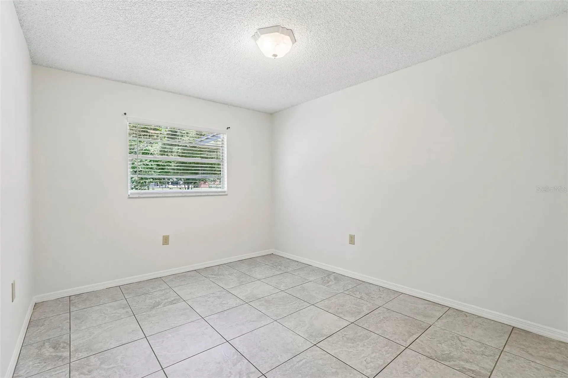 28 Linda Lane Kissimmee FL 34744