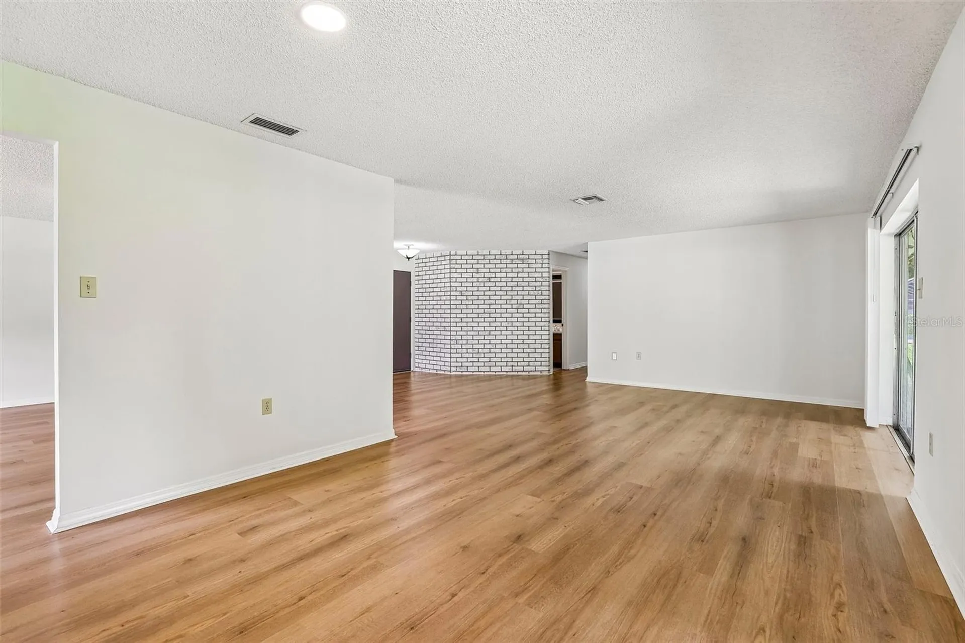 28 Linda Lane Kissimmee FL 34744