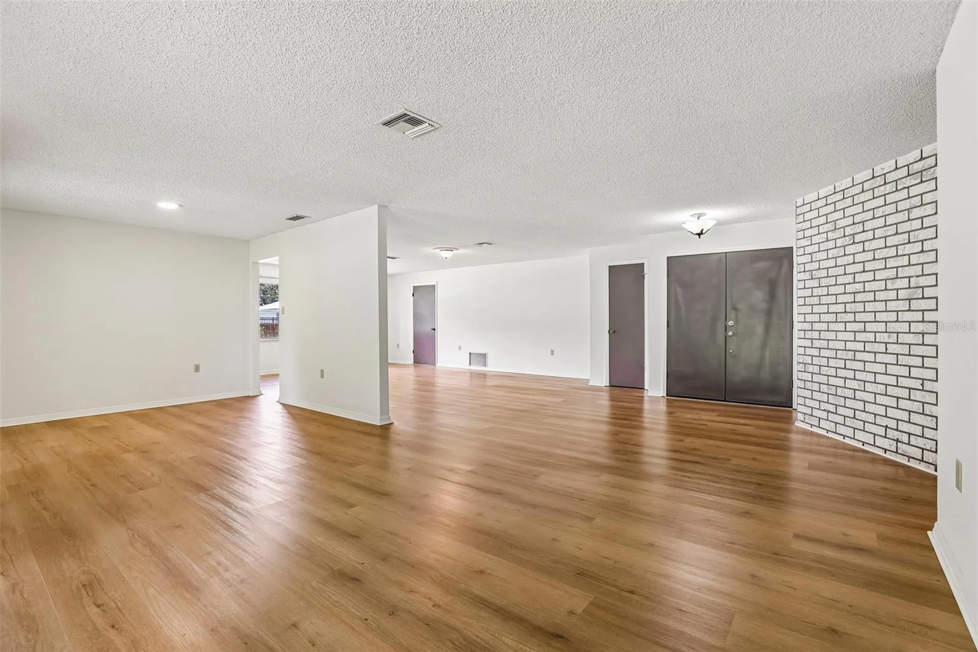 28 Linda Lane Kissimmee FL 34744