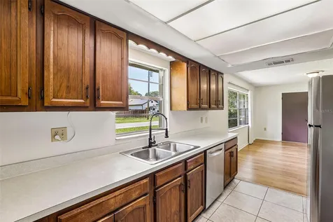 28 Linda Lane Kissimmee FL 34744