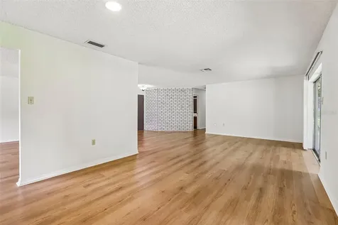 28 Linda Lane Kissimmee FL 34744