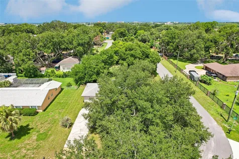 28 Linda Lane Kissimmee FL 34744