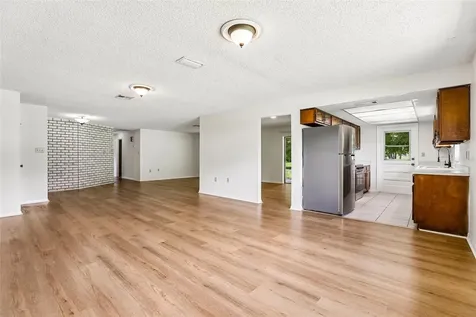 28 Linda Lane Kissimmee FL 34744