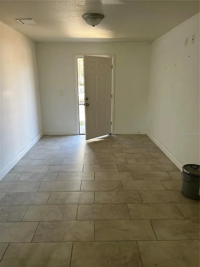 3301 E Ida Street Tampa FL 33610