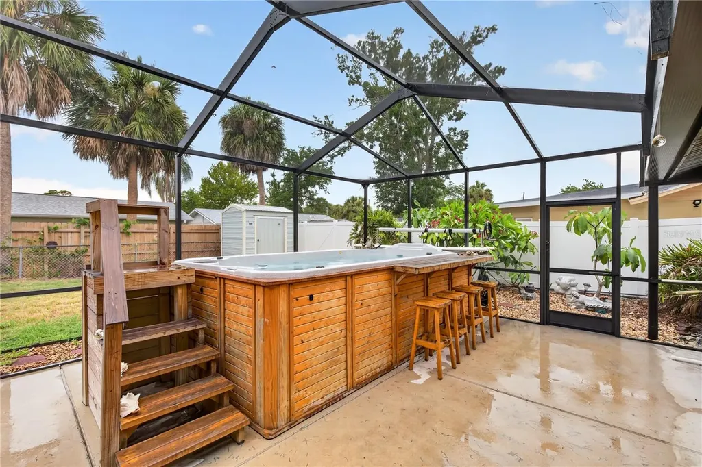 5010 Stolls Avenue Tampa FL 33615