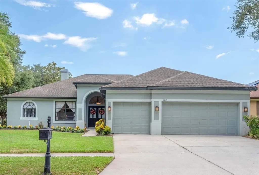 2219 Longmore Circle Valrico FL 33596